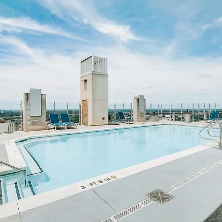 Frontdesk Skyhouse Apts Uptown Charlotte Apartment Exterior foto