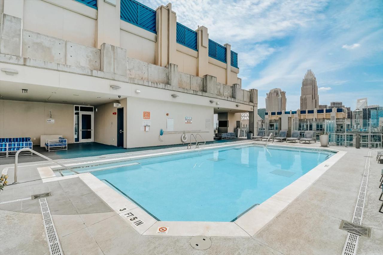 Frontdesk Skyhouse Apts Uptown Charlotte Apartment Exterior foto