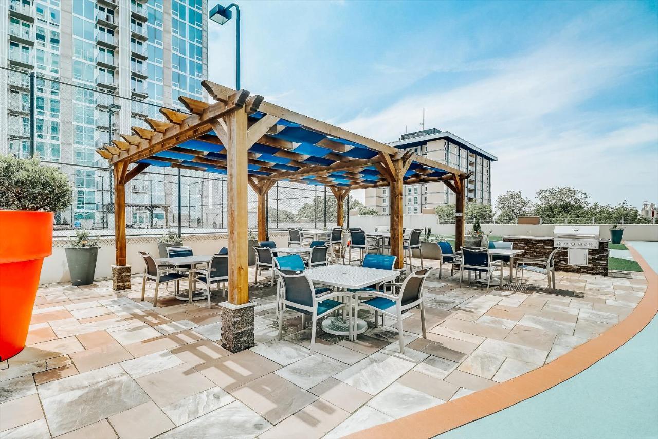 Frontdesk Skyhouse Apts Uptown Charlotte Apartment Exterior foto