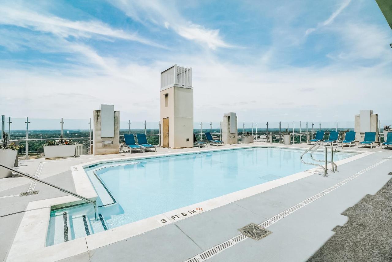 Frontdesk Skyhouse Apts Uptown Charlotte Apartment Exterior foto