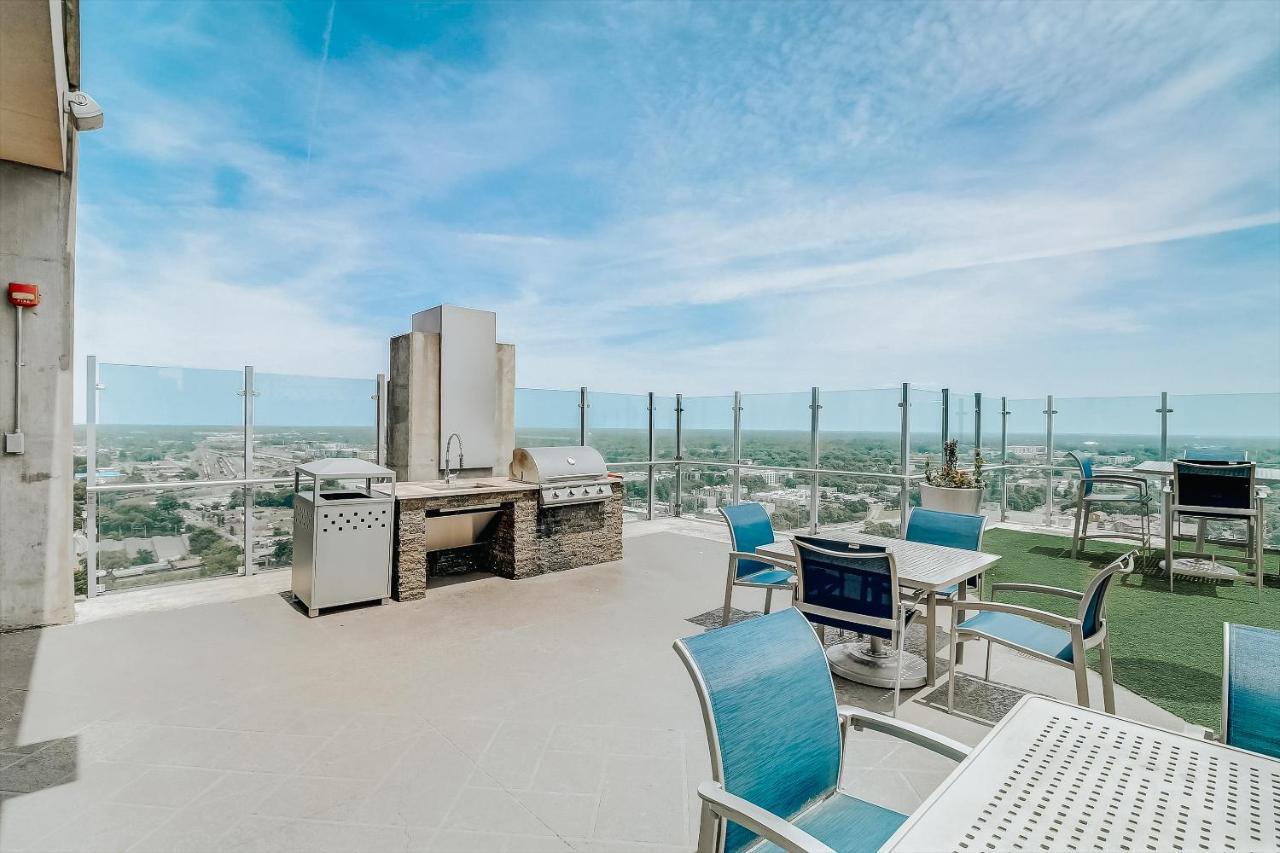 Frontdesk Skyhouse Apts Uptown Charlotte Apartment Exterior foto